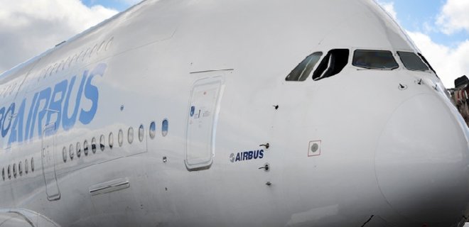 Airbus может снять с производства самый большой в мире лайнер - Фото