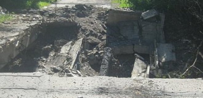 Начался ремонт взорванного моста в Запорожской области - Фото
