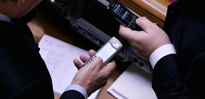 Мобильную связь в Украине планируют предоставлять по паспорту - Фото