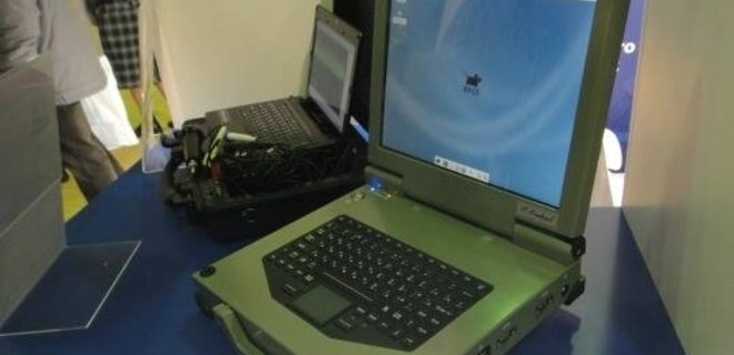 В России выпустили собственный 10-килограммовый ноутбук - Фото
