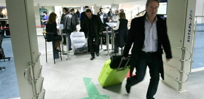ЕС хочет ввести поименный учет пассажиров самолетов - Фото