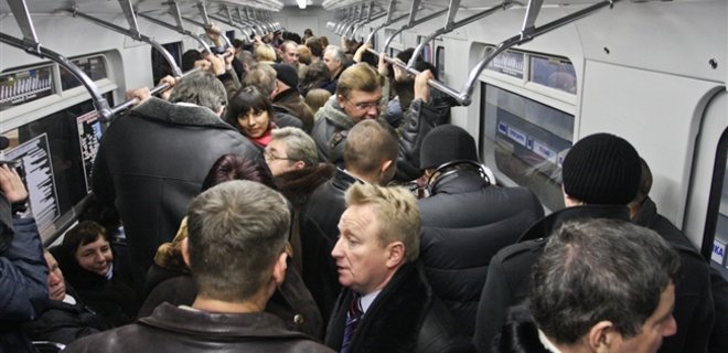 В КГГА определились, кто стал оператором рекламы в киевском метро - Фото