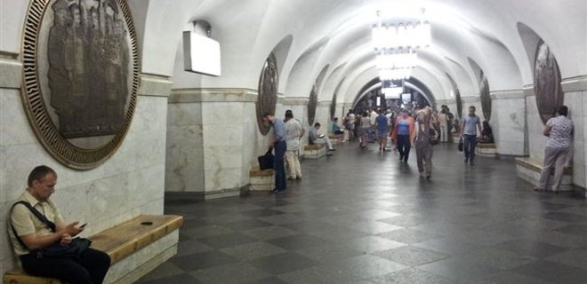 Стало известно, когда в киевском метро появится интернет - Фото