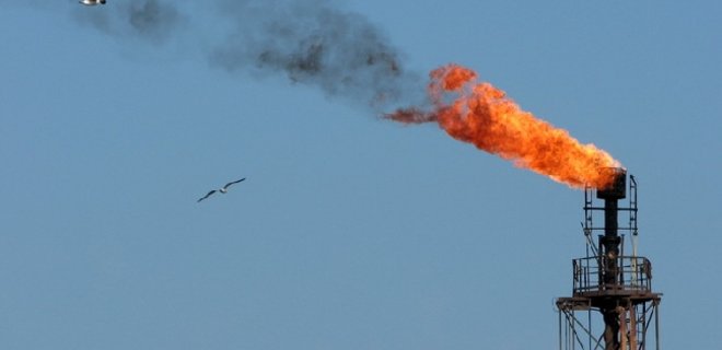 Доходы РФ от продажи нефти сократились вдвое - Фото