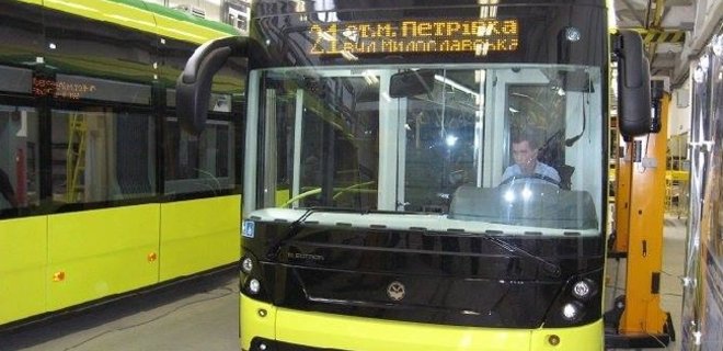 Львов купит 10 новых автобусов у Электротранса - Фото