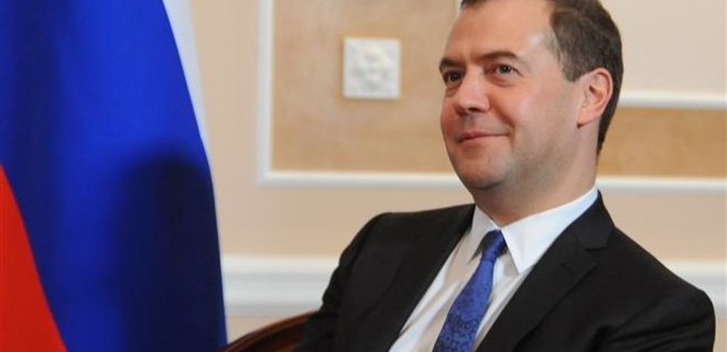 Медведев поручил готовить санкции против украинских авиакомпаний - Фото