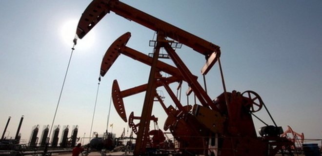 Нефть Brent торгуется на уровне $43 за баррель - Фото