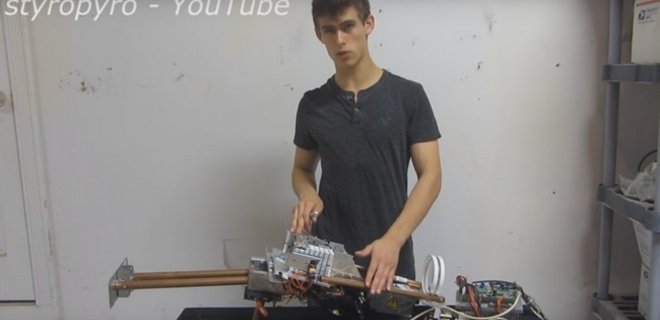 23-летний студент из США разработал 200-ваттную лазерную базуку  - Фото