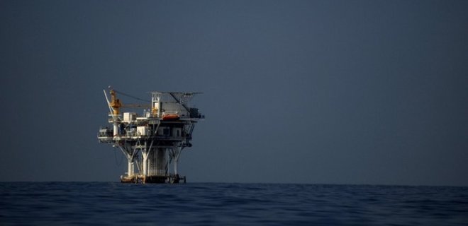 Нефть дорожает на данных о перенасыщении рынка - Фото