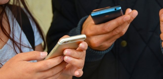 Новый гаджет: украинцы обновляют только смартфоны - Фото