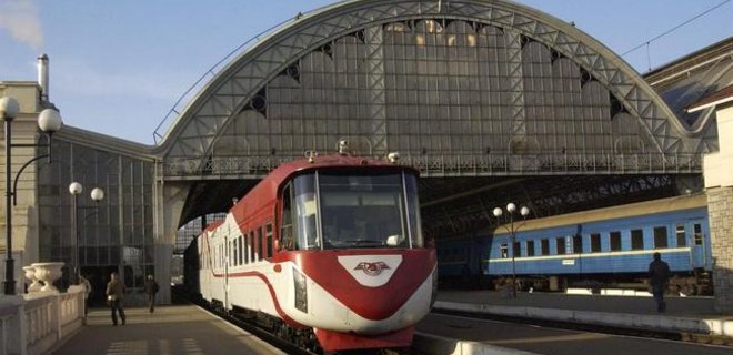 Львовская железная дорога повысила тариф на проезд в электричках - Фото