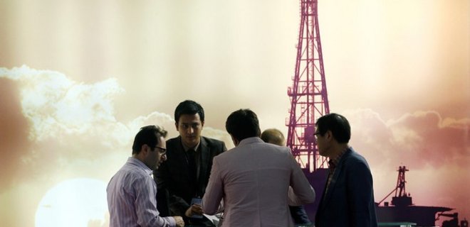 Иран не будет договариваться о заморозке добычи нефти - Фото