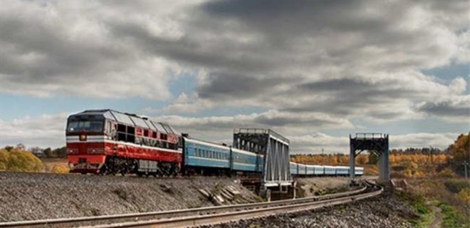 Укрзализныця может отменить некоторые пригородные поезда - Фото