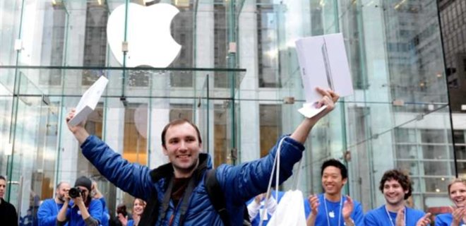 Стоимость акций Apple побила очередной рекорд - Фото