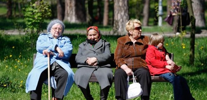 МВФ: Повышение пенсионного возраста украинцев - критически важно - Фото