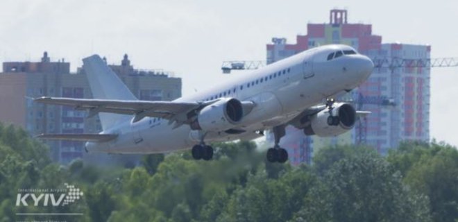 Аэропорт в Жулянах открыл новый рейс в Болонью - Фото