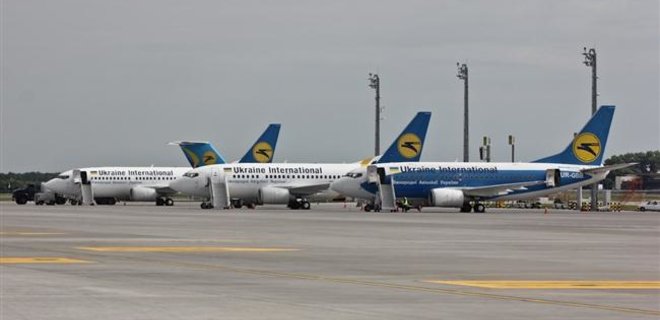 Авиакомпания МАУ пополнила флот Boeing 737, поступившим с завода - Фото