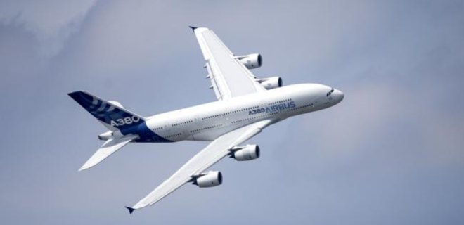 Airbus может снять с производства крупнейший авиалайнер - Reuters - Фото