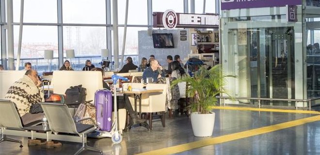 Аэропорты Украины за год увеличили пассажиропоток почти на треть - Фото