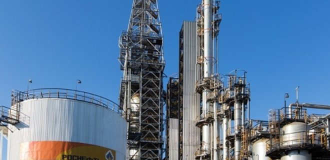 Китайская CEFC отложила покупку доли в Роснефти за $9 млрд - Фото