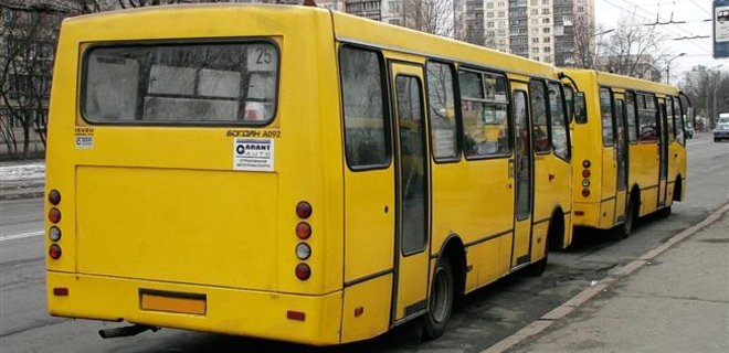 Киевских маршрутчиков обяжут установить валидаторы для е-билета - Фото