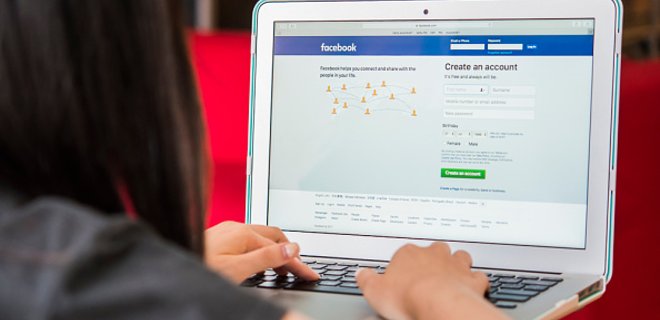 Facebook предложит платный отказ от рекламы - Фото