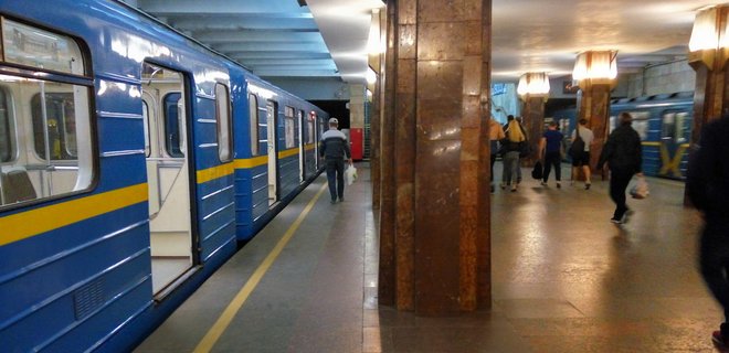 Киевсовет решил отсрочить долг за вагоны для метро - Фото