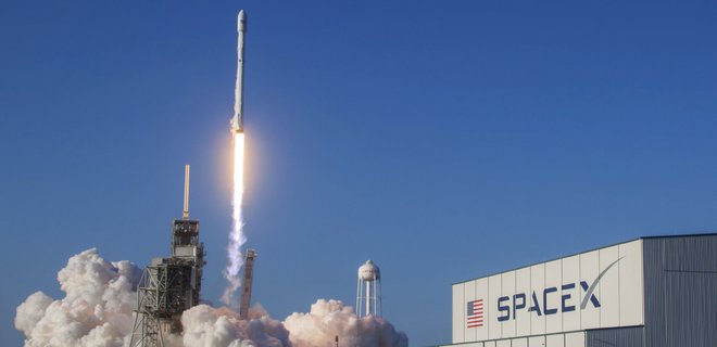 SpaceX перенесла первый полет космических туристов - СМИ - Фото