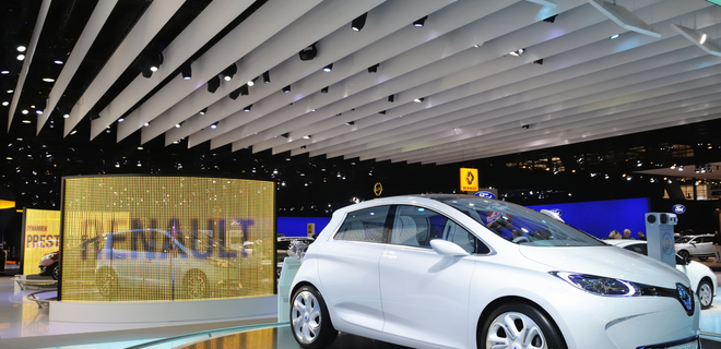 Renault инвестирует более 1 млрд евро в электромобили - Фото