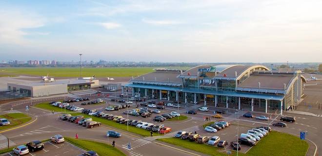 Аэропорт Жуляны изменил условия парковки и подъезда к терминалу - Фото