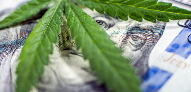 Канадцы за месяц потратили $41 млн на марихуану - Фото