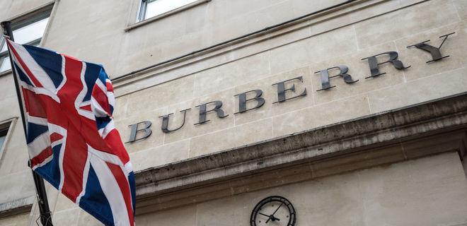Burberry впервые за 20 лет сменила логотип - фото - Фото