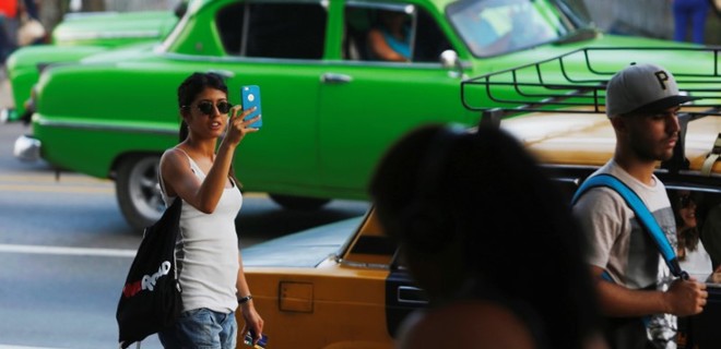 На Кубе появился мобильный интернет - Фото