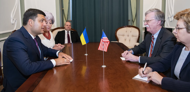 Болтон: США могут участвовать в добыче газа в Украине - Фото