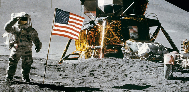 NASA сообщила, когда планирует возобновить отправку людей на Луну - Фото