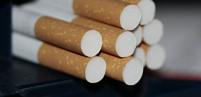 У Раду внесли законопроєкт про обмеження продажу сигарет в дьюті-фрі - Фото