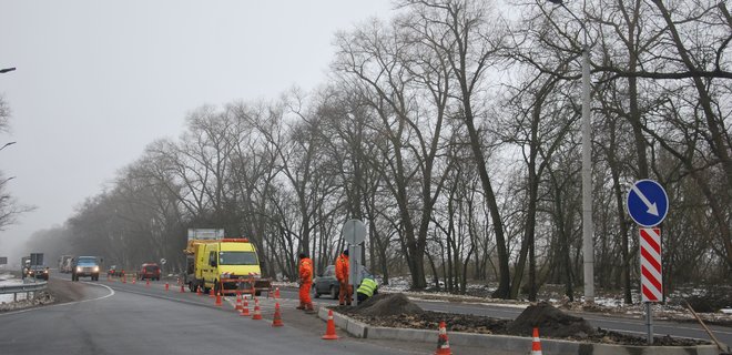 Островки безопасности на украинских дорогах стали обязательными - Фото