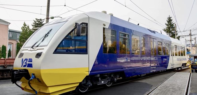 Поезд из Киева в Борисполь запустят раньше срока - Гройсман - Фото