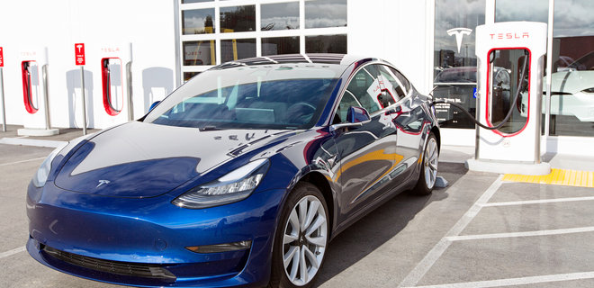 Tesla впервые за два года получила прибыль - Фото