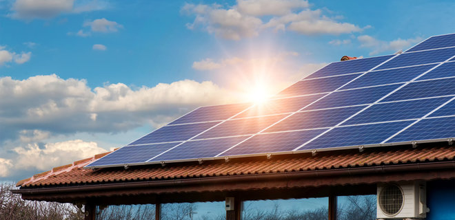 Украинцы начали зарабатывать на бытовых солнечных электростанциях - Фото