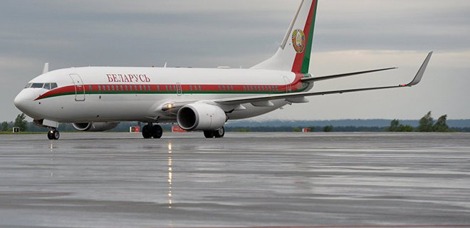 Белавиа выставила на продажу бывший самолет Лукашенко - Фото
