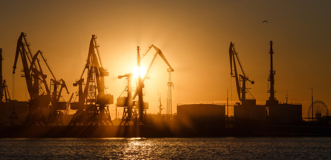 Бердянский порт может сократить треть работников - Фото