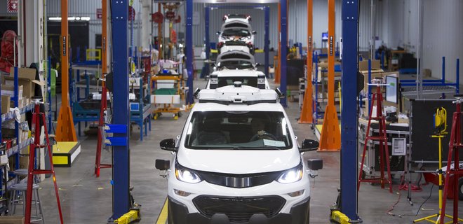 General Motors закрывает в США заводы и сокращает персонал - Фото