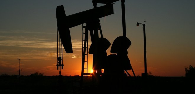 Цены на нефть продолжают расти - Фото