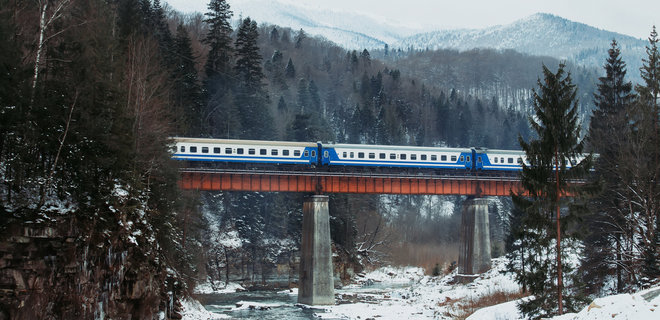 Укрзалізниця назначила 39 дополнительных поездов на праздники - Фото
