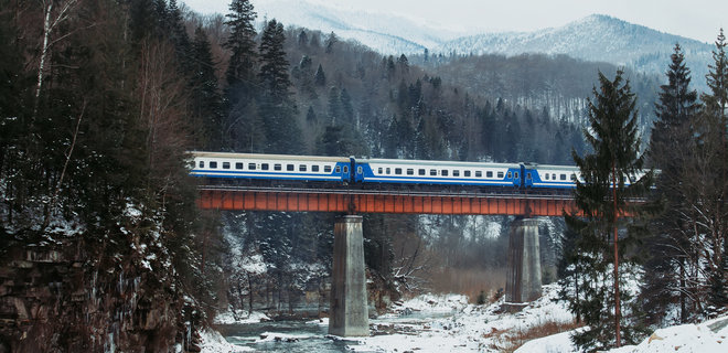 Укрзалізниця дополнительно назначила 40 поездов на праздники - Фото