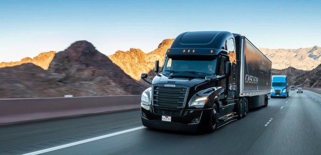 Daimler инвестирует 500 млн евро в беспилотные грузовики - Фото