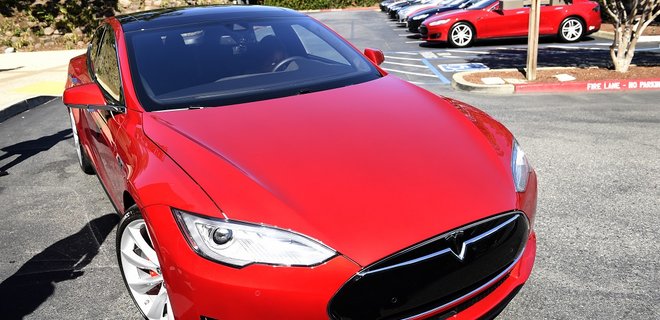 Tesla отзовет больше десяти тысяч Model S в Китае - Фото