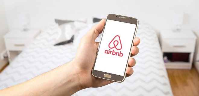 Париж судится с Airbnb из-за незаконной аренды - Фото