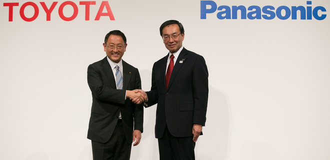 Toyota и Panasonic будут выпускать аккумуляторы для электрокаров - Фото